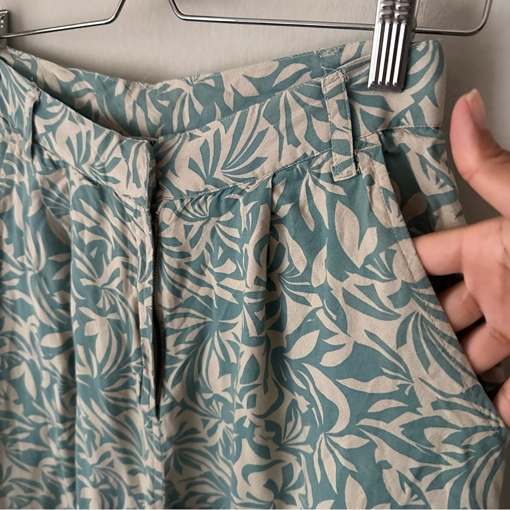 Amuse Society Jamie Pant Tropical Beach Vacation in Green/Cream Size Small - Picture 5 of 11
